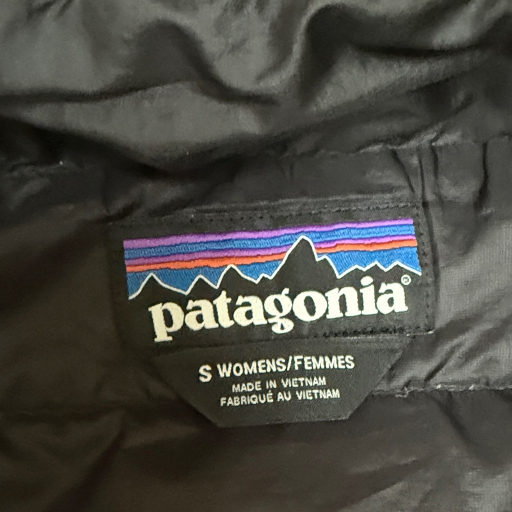 Patagonia Black Quilted Insulated Vest - Picture 2 of 2